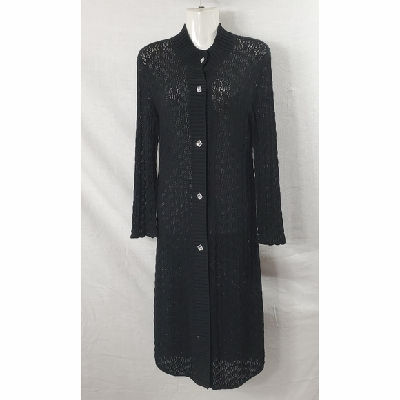 IISLI Crochet Cardigan With Swarovski Buttons - Picture 4 of 10